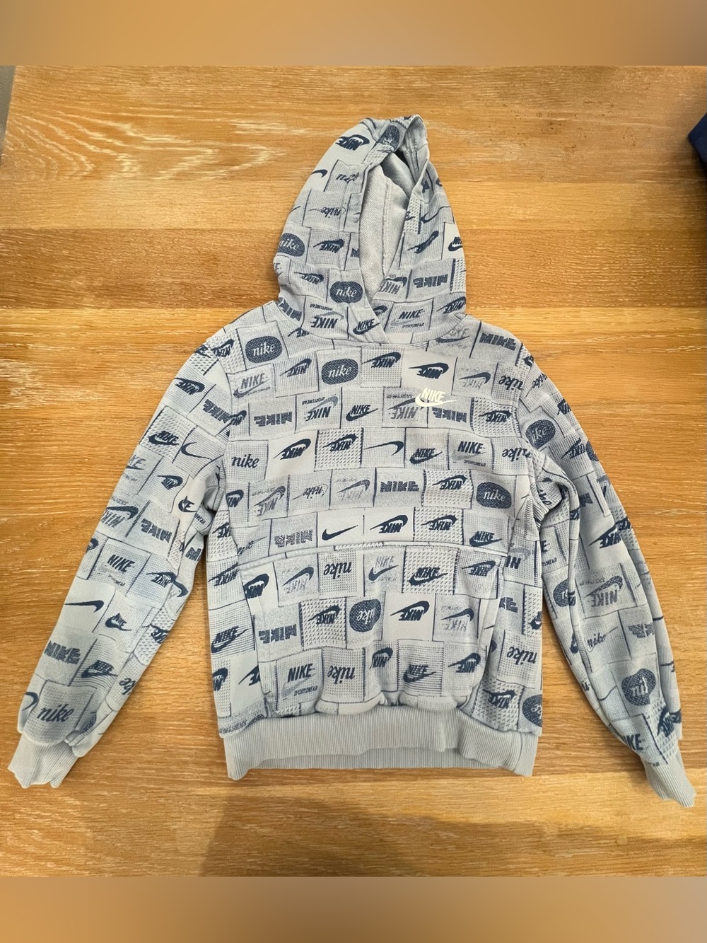 Boys Nike Hoodie Medium